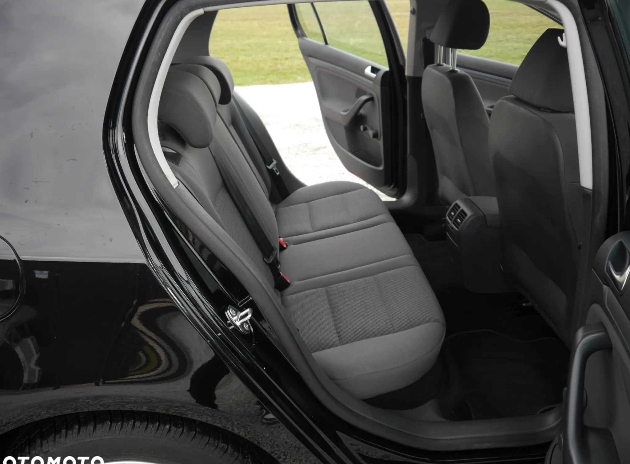 Volkswagen Golf cena 15700 przebieg: 244033, rok produkcji 2008 z Serock małe 277